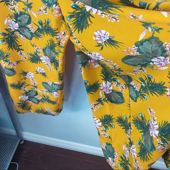 SHEIN Gold Floral Jumpsuit - Picture 3 of 8